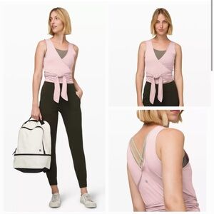 Lululemon Athletica twist me up cropped Tank size 8